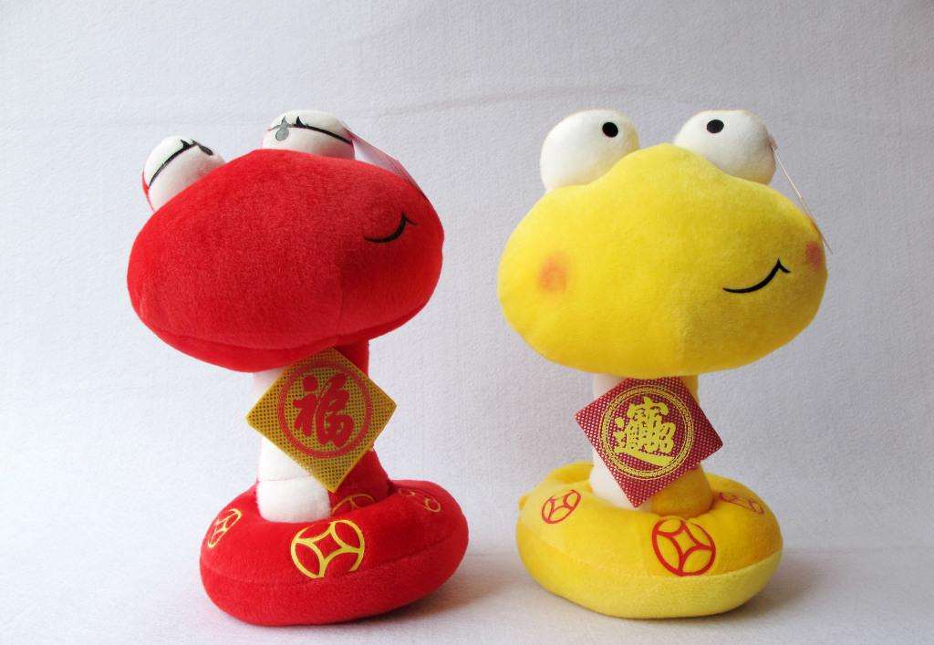 为什么会梦到红色蟒蛇呢(梦见红色蟒蛇是什么意思周公解梦)