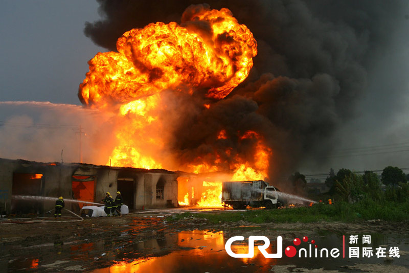 为什么梦到家里火灾爆炸(梦见自己家火灾和爆炸是什么意思)