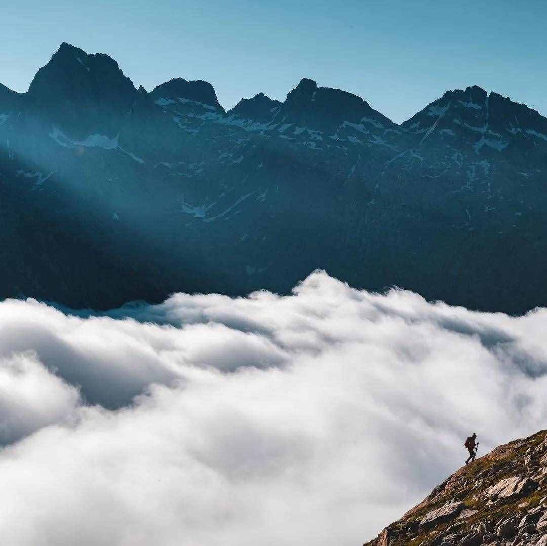 浑浑噩噩怎么读(浑浑噩噩是什么意思)