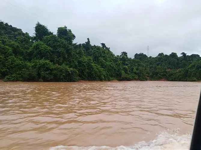 为什么会梦到河水很大很深(为什么会梦到河水很大很深呢)